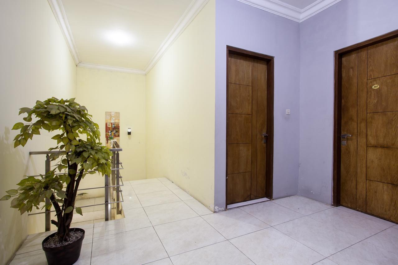 Reddoorz Near Marvel City Mall Wonotjolo Екстериор снимка