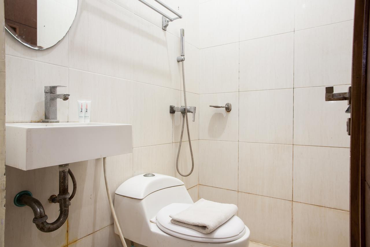 Reddoorz Near Marvel City Mall Wonotjolo Екстериор снимка