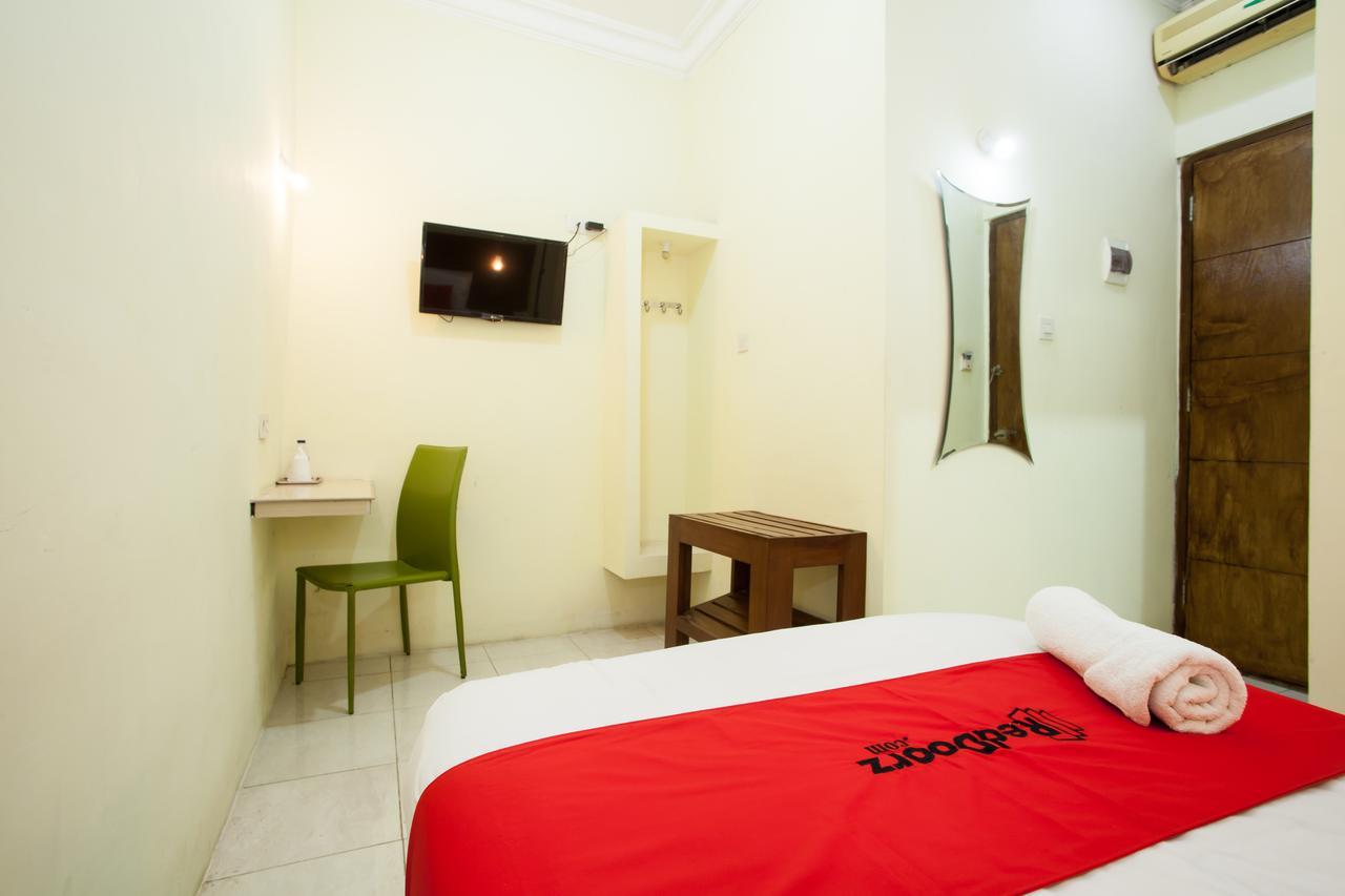 Reddoorz Near Marvel City Mall Wonotjolo Екстериор снимка