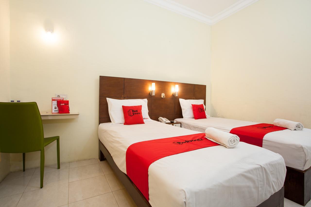 Reddoorz Near Marvel City Mall Wonotjolo Екстериор снимка